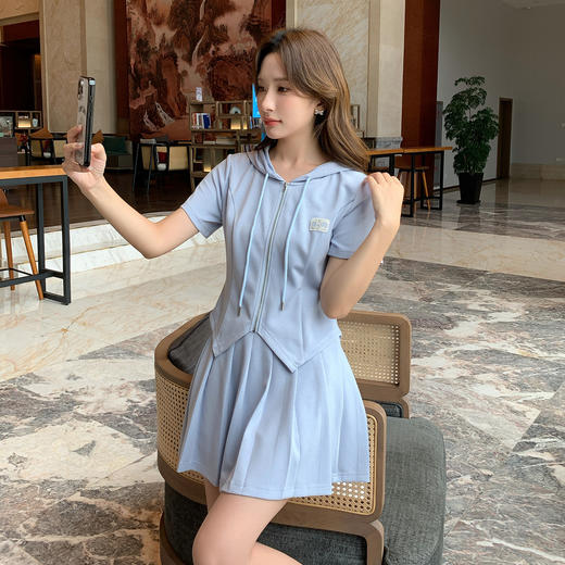 奢姿大码女装2025夏季气质减龄连帽短袖套装胖妹妹减龄时尚套装裙9952969841 商品图2
