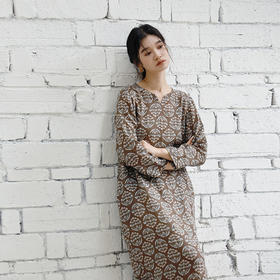 绽放旅行女装412朵/【莫兰迪系列】双支数亚麻底布印花长袖连衣裙