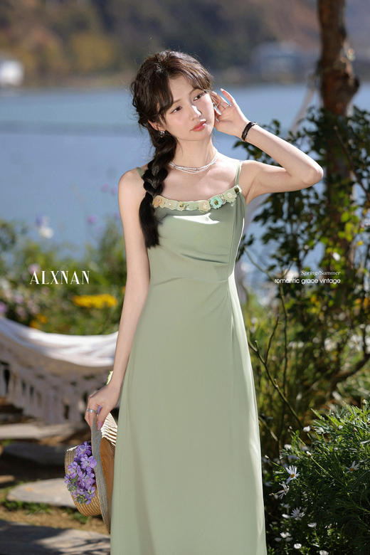 鹿向南「清野绿荷」吊带连衣裙T恤两件套女2025春季新款气质裙子 商品图5