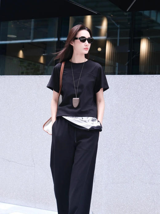 【高品质私服】【IC荔纹牛皮革眼镜挂绳】采用耐用牛皮材质，磁吸开合，防止眼镜掉落，方便携带G1458-CC【无标出货 介意慎拍】 商品图6