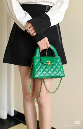 最新𝟐𝟓𝐜 𝐤𝐞𝐥𝐥𝐲  翡翠绿