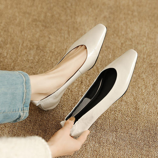 【预售5天】枪色浅口单鞋方头，法式低跟小皮鞋百搭软皮奶奶鞋LG&82-1108 商品图1