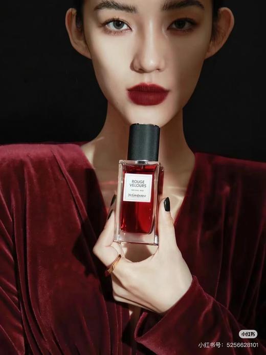 一店d YSL高定衣典系列香水
一场嗅觉里的时装秀！！不管是瓶身和味道都是圣罗兰美学的具象化，令人欲罢不能 商品图0