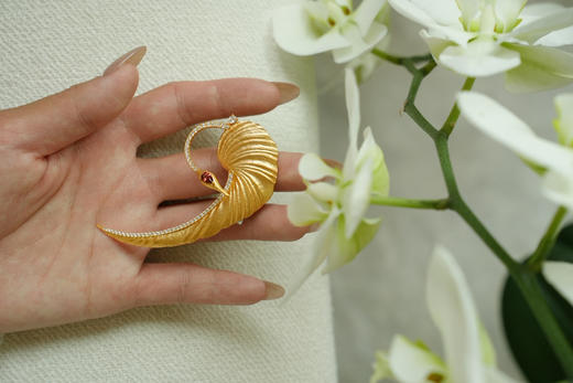 银鎏金仙鹤石榴胸针 商品图0