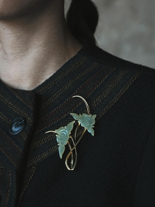 清代和田玉兰花镶嵌银鎏金胸针 商品图1