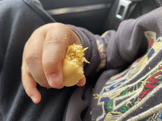 凤梨果肉🍍凤梨酥  保留了最原汁原味的好口感   大人小孩都爱，私房的配方，工厂的价格，拥有一众忠实粉丝，嘴巴吃过就知道～ 商品图3