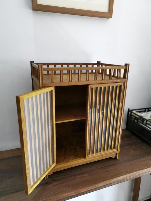 楠木竖棂格茶柜 商品图10