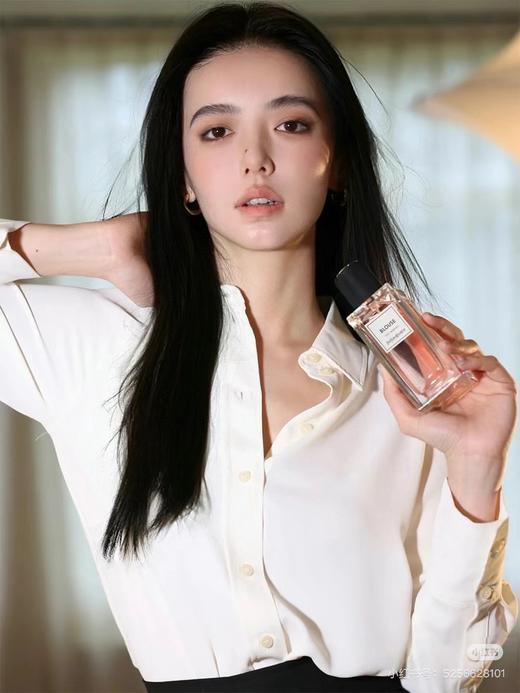 一店d YSL高定衣典系列香水
一场嗅觉里的时装秀！！不管是瓶身和味道都是圣罗兰美学的具象化，令人欲罢不能 商品图8