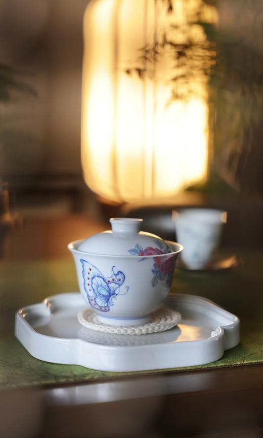 【朗瓷阁】斗彩蝶恋花钟型二才盖碗  满容约150cc 商品图0