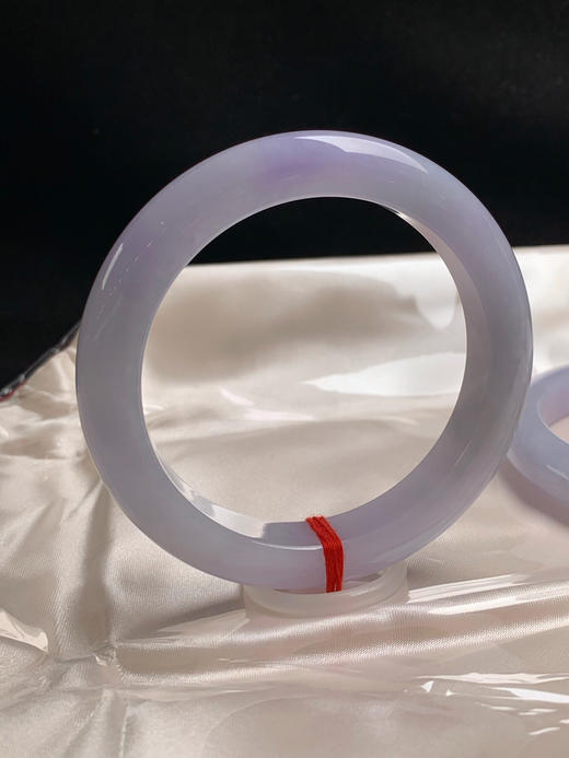 620476，61圈口，糯冰飘紫正圈平安镯，淡紫底飘紫罗兰色，种老水足 商品图1