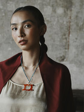 红山文化玛瑙龙老蓝琉璃项链