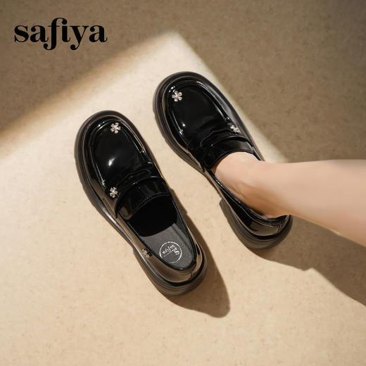Safiya/索菲娅2025学院风钻扣漆皮百搭粗跟一脚蹬厚底乐福鞋SFD3112107 商品图4