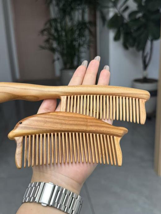 【桃木系列-桃木梳】桃木本身是阳刚之木，多用它梳头，可以刺激穴位，提神醒脑 商品图6