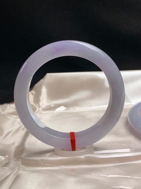 620476，61圈口，糯冰飘紫正圈平安镯，淡紫底飘紫罗兰色，种老水足