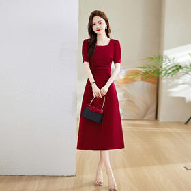 设计高级感收腰显瘦舒适透气清凉连衣裙女2025夏上新高腰方领裙子QIXFS245275