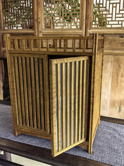 楠木竖棂格茶柜 商品图14