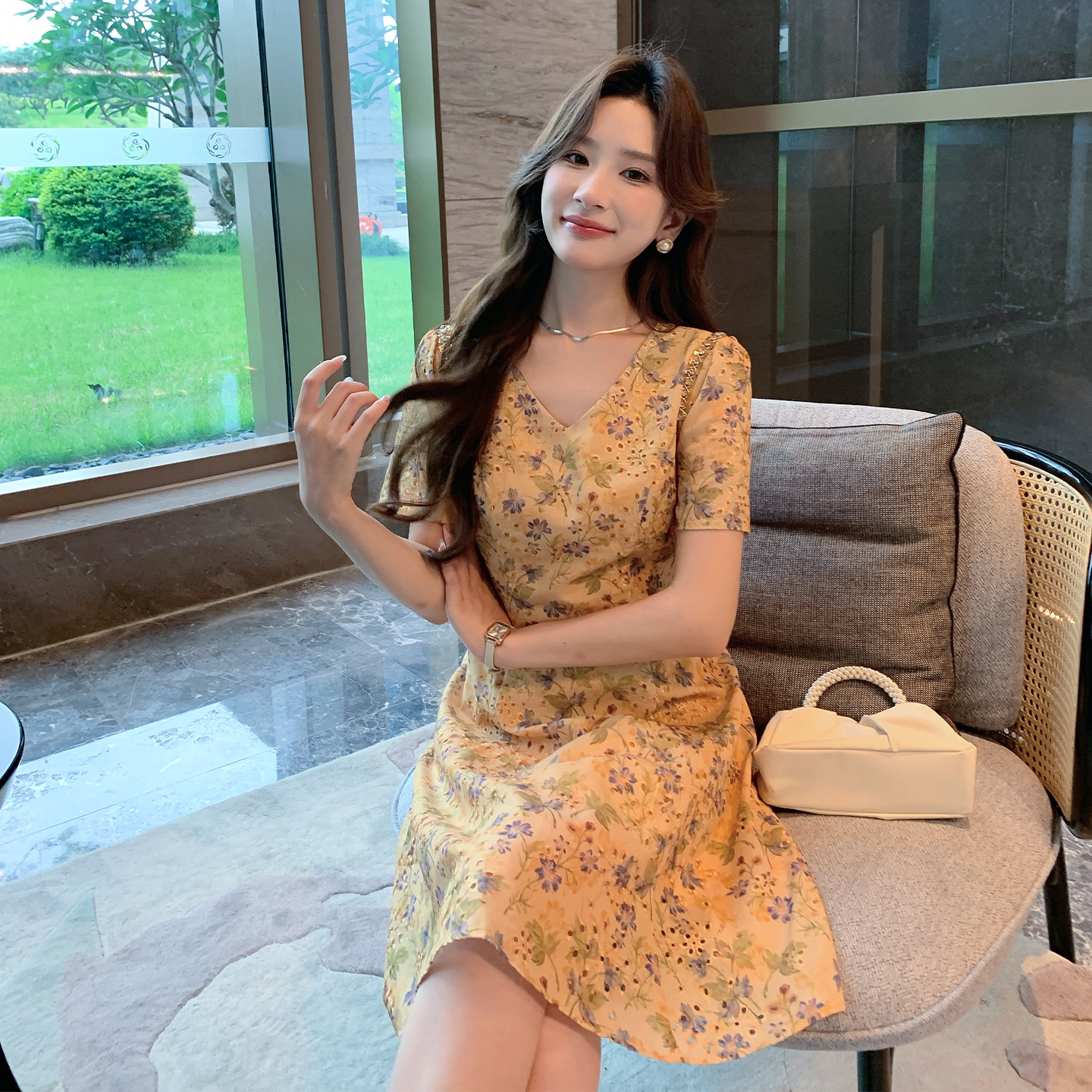 奢姿大码女装2026夏季减龄碎花设计V领连衣裙胖妹妹洋气时尚裙子9952853503