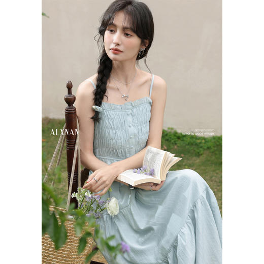 鹿向南「筠雾微风」气质吊带连衣裙女2025新款夏无袖收腰长裙J12503LYQ 商品图1