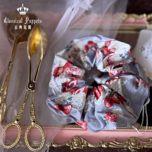 【积分兑换，60天内发货】草莓蛋糕公主大肠发圈 蓝粉 古典玩偶 Lolita 商品图0