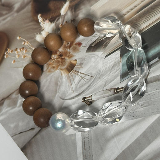 【甄珠贝】清冷风 老山檀和白水晶随形珍珠手串 商品图4