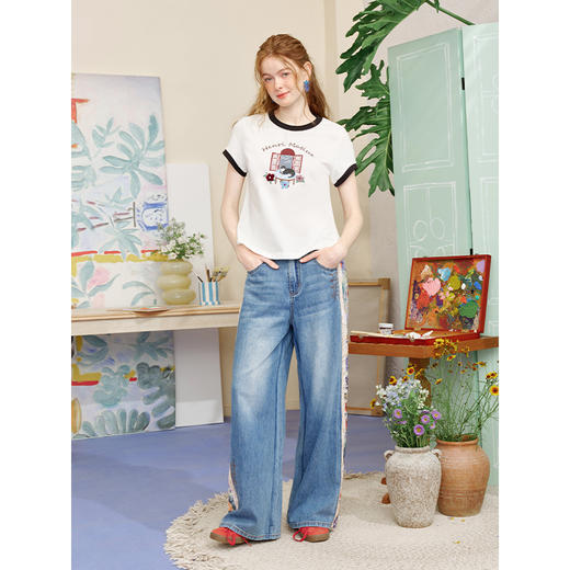 两三事 窗前絮语 2025夏季新款休闲拼色边印花短袖t恤女 商品图2