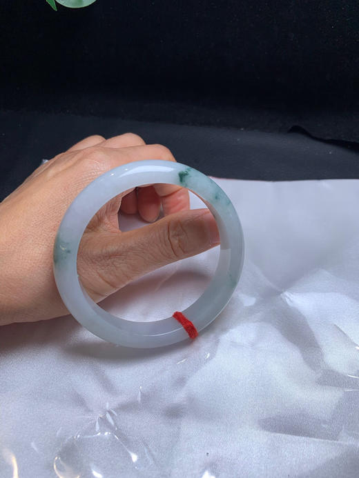 620467，59飘花手镯 ，底妆细腻。飘几抹蓝花 商品图5