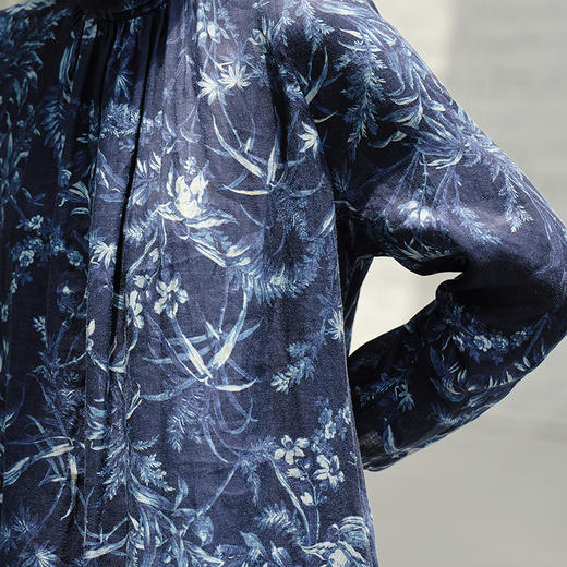 绽放旅行女374朵/【莫兰迪系列】双支亚麻底布印花立领长袖连衣裙 商品图3