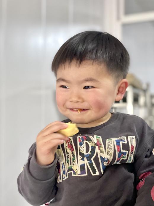 凤梨果肉🍍凤梨酥  保留了最原汁原味的好口感   大人小孩都爱，私房的配方，工厂的价格，拥有一众忠实粉丝，嘴巴吃过就知道～ 商品图2
