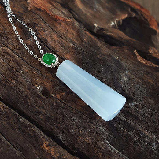 【天然正品】A货翡翠AU750白金镶钻镶天然细腻糯冰种紫罗兰平安无事牌翡翠吊坠项链34.0*11.6*5.4MM（皆取最大值）女士现售价：2480！030425AH16 商品图2