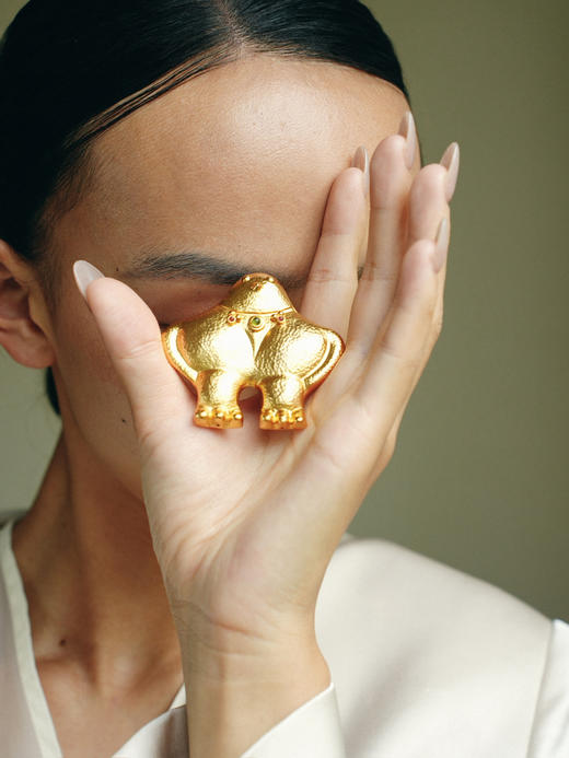 錾刻大鹏展翅碧玺胸针 商品图0