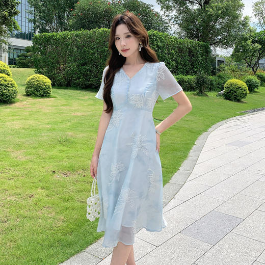 奢姿大码女装2025夏季V领波西米亚风时尚连衣裙胖妹妹印花裙子9952822272 商品图1