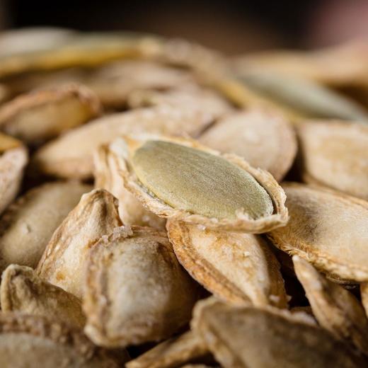 老闫家毛边南瓜子新货炒货坚果68g三袋装盐焗味 商品图2