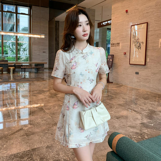 【清仓超15天不保价】奢姿大码女装2025夏季短袖新中式改良旗袍蝴蝶印花上衣短裤两件套9952953448【1】 商品图2