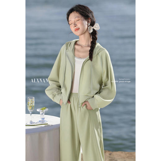 鹿向南「云窗绿影」绿色背心L52928DD 商品图0