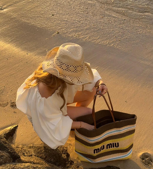 原厂皮𝐦𝐢𝐮 拉菲草编织包 商品图5