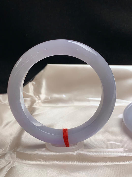 620476，61圈口，糯冰飘紫正圈平安镯，淡紫底飘紫罗兰色，种老水足 商品图3