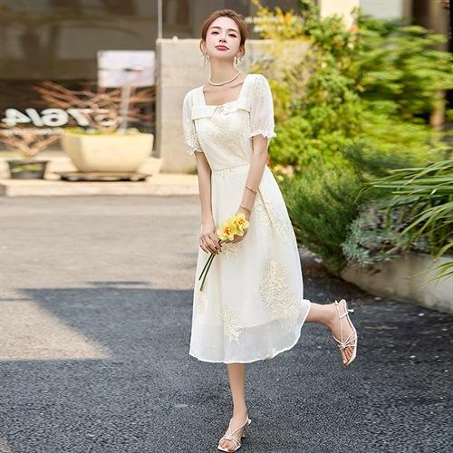 方领泡泡袖高腰显瘦，刺绣亮片气质连衣裙HR-LDB2806 商品图3