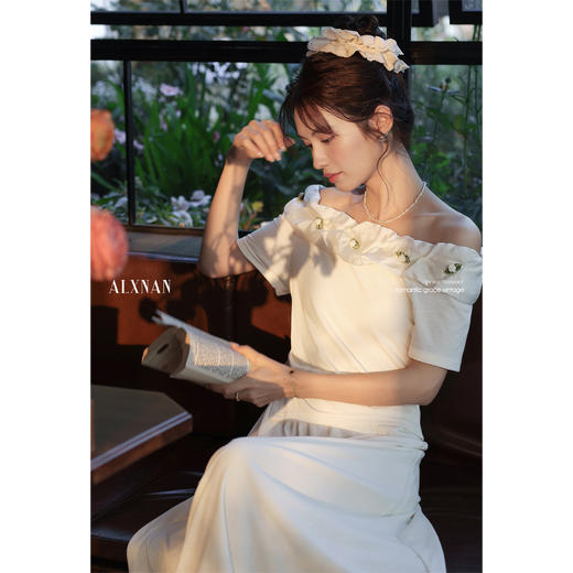 鹿向南「初茶绽蕊」杏色斜领露肩短袖假两件连衣裙女夏季收腰长裙DYL661746 商品图3