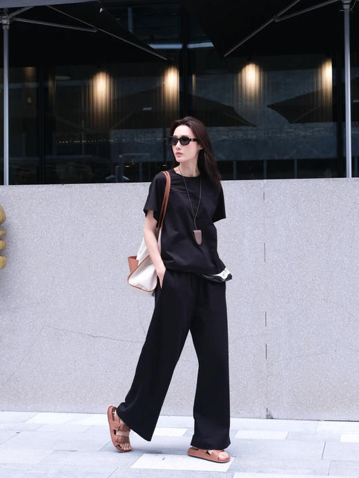 【高品质私服】【IC荔纹牛皮革眼镜挂绳】采用耐用牛皮材质，磁吸开合，防止眼镜掉落，方便携带G1458-CC【无标出货 介意慎拍】 商品图5