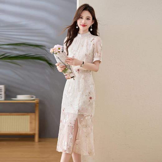 【预售3天】PY 2025年夏季新款优雅气质绣花连衣裙 &J2525 商品图3
