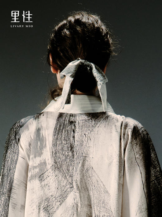 里性 LIVARY MIO 艺术家杨婉联名限定礼盒发圈真丝发圈日夜套装 商品图4