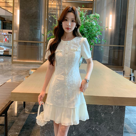 奢姿大码女装2026夏季优雅圆领刺绣连衣裙胖妹妹珍珠纽扣设计裙子9952890600 商品图4