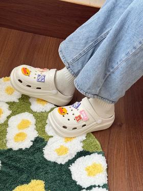 快艾特你闺密来穿儿童洞洞鞋！！