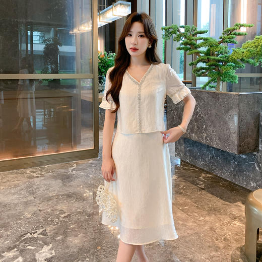 奢姿大码女装2026夏季减龄荷叶袖V领连衣裙胖妹妹假两件拼接裙子9952869846 商品图1
