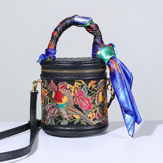 杨丽萍文创丝巾万物生 商品图4