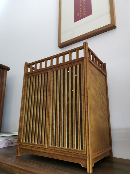 楠木竖棂格茶柜 商品图7