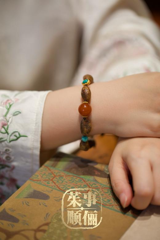 【茱事顺俪】18k金沉香绿松蜜蜡手链 商品图2