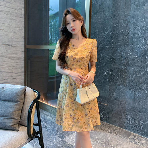 奢姿大码女装2026夏季减龄碎花设计V领连衣裙胖妹妹洋气时尚裙子9952853503 商品图4