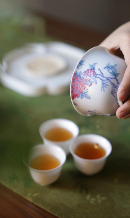 【朗瓷阁】斗彩蝶恋花钟型二才盖碗  满容约150cc 商品图4