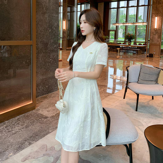 奢姿大码女装2026夏季减龄绣花连衣裙胖妹妹蝴蝶结绑带时尚裙子9952822191 商品图1
